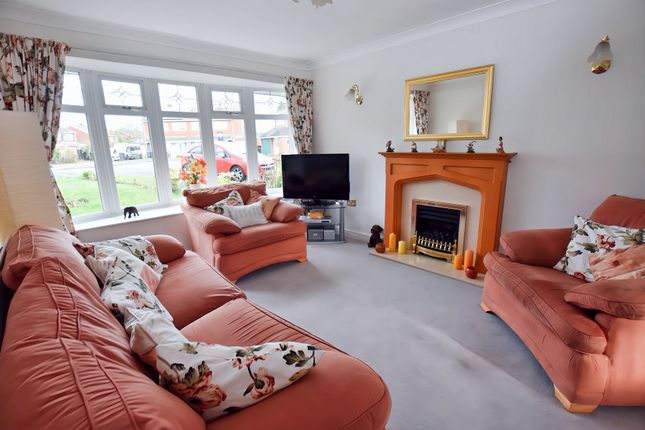7, Holly Close, Market Drayton photo 3
