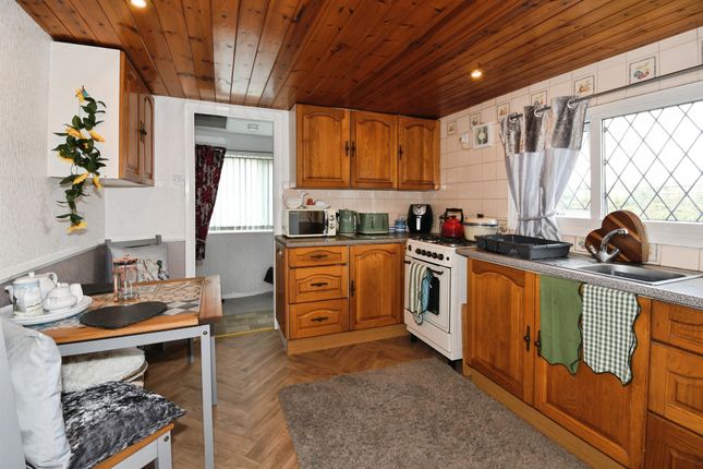 9, Second Avenue, Parklands Mobile Homes, Scunthorpe photo 4
