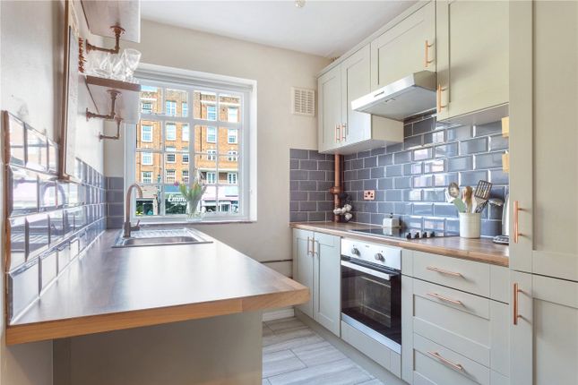 Flat for sale in Wavertree Court, Streatham Hill, London