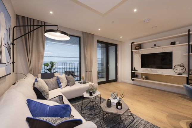 Flat for sale in Golden Lane, Barbican, London