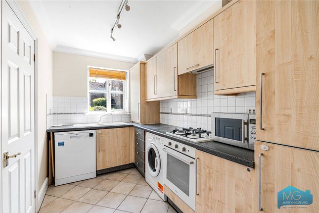 14, Greenfield Drive, East Finchley photo 4