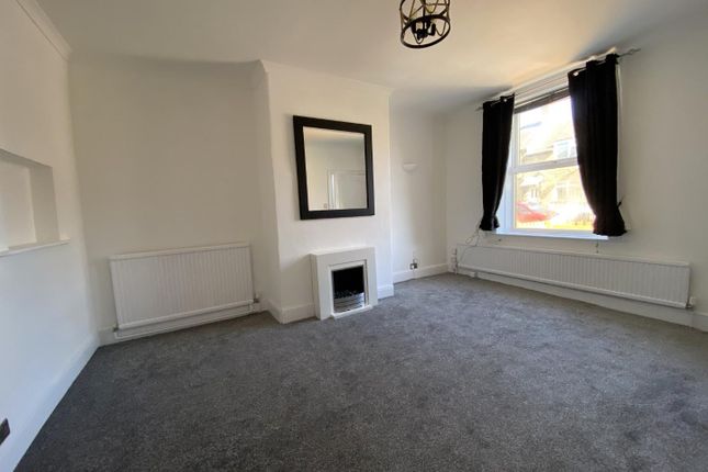 End terrace house to rent in Quarmby Road, Quarmby, Huddersfield