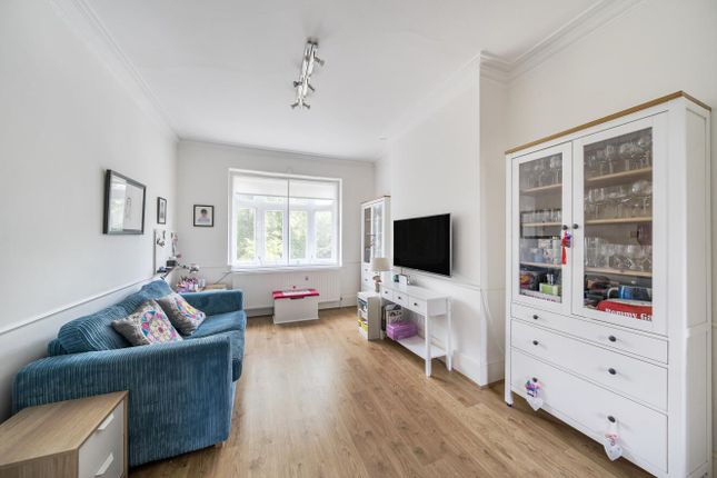 Flat 2, 107, Stanmore Hill, Stanmore photo 2