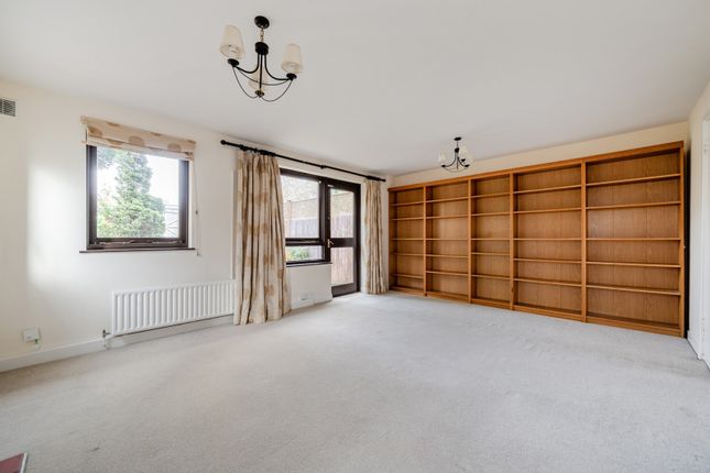 Chestnut Cottage,, Gold Hill East, Gerrards Cross photo 4