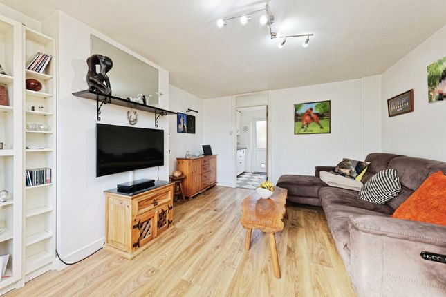 9, The Paddock, CANTERBURY photo 4