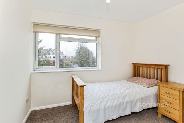 16, Croxley Rise, Maidenhead photo 4