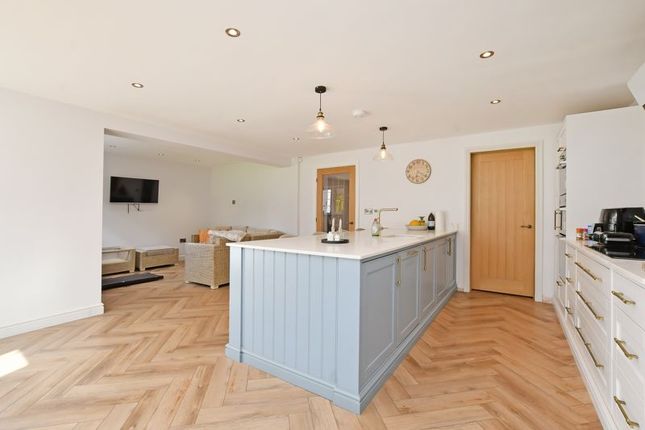 48, Wyvern Gardens, Sheffield photo 4