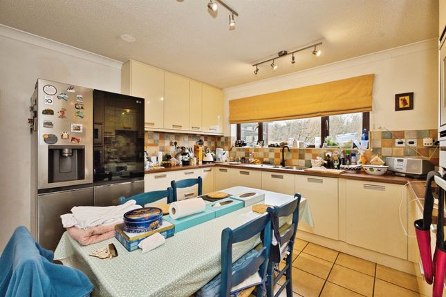 6, Redgate Park, Crewkerne photo 3