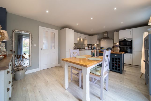 38, Mint Grove, Melksham photo 3