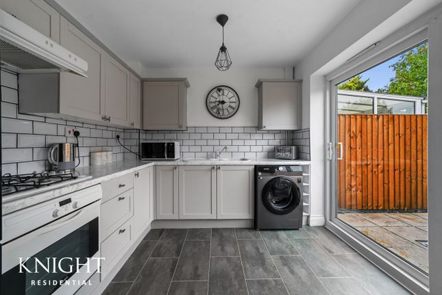 10, Darnel Way, Colchester photo 5