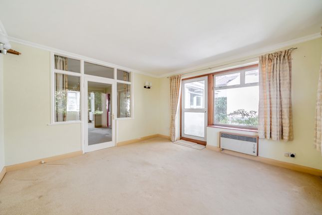 4, Marley Close, Addlestone photo 2
