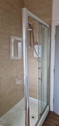 Room 4, 989 Hedon Road, Hull photo 2