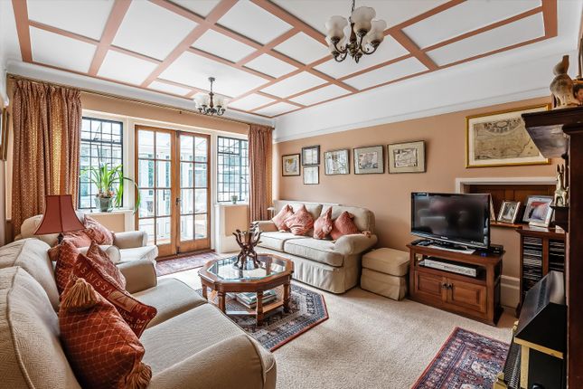 31, Abbotswood, Guildford photo 4