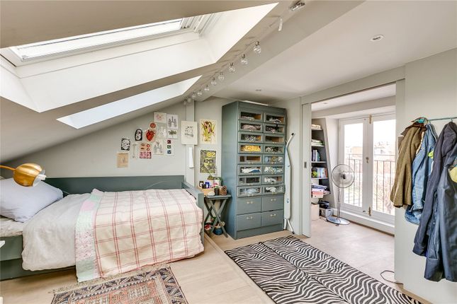 Terraced house for sale in Sherbrooke Road, Fulham