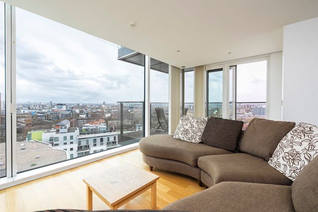 Thumbnail Flat to rent in Empire Square, London