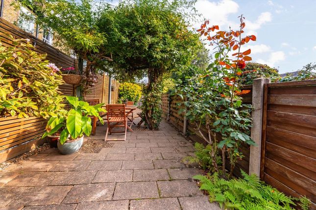 145A, Windmill Road, London photo 4