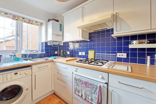 5, Carrington Square, Harrow photo 4