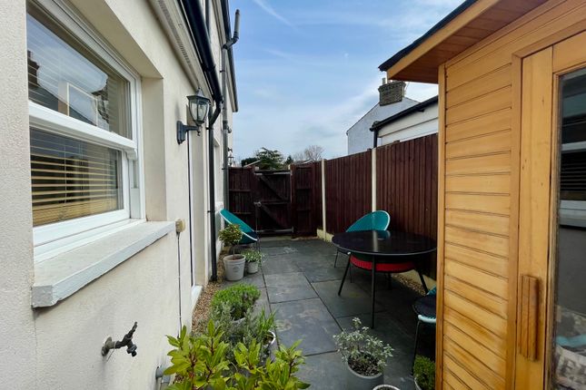 Semi-detached house to rent in Upper Halliford Road, Shepperton