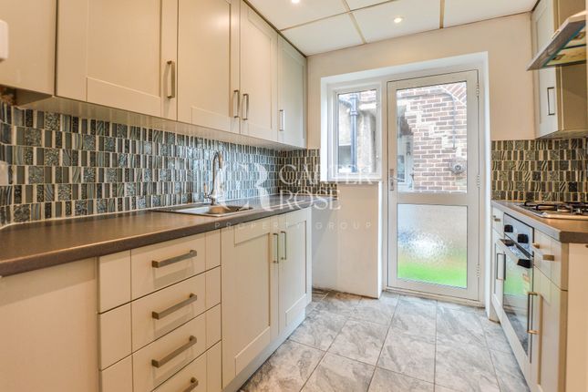 Thumbnail Maisonette to rent in Oxtoby Way, Streatham