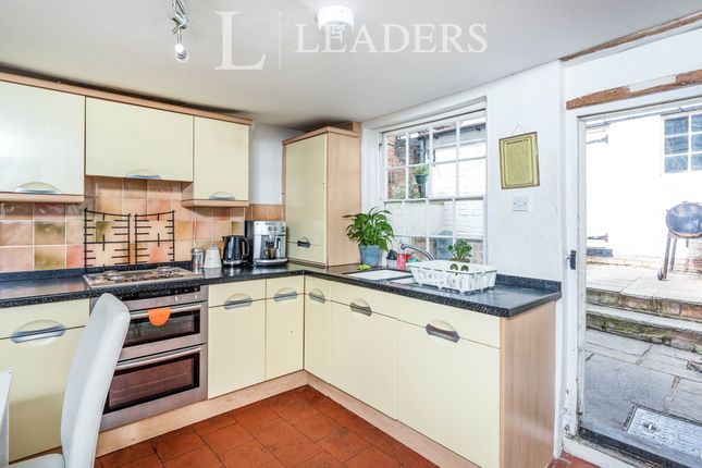Room 1, 4, Well Street, Buckinghamshire photo 4