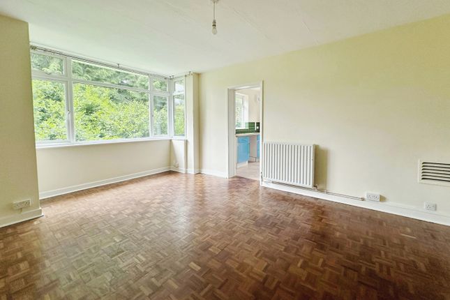 Thumbnail Flat to rent in London Road, Redhill