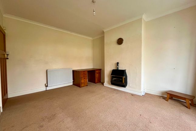 Flat to rent in Ovington Grove, Fenham, Newcastle Upon Tyne
