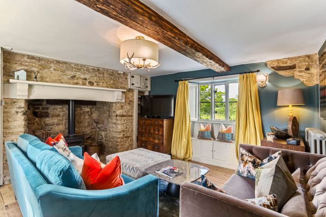 5, Fox Lane, Westcott Barton photo 3