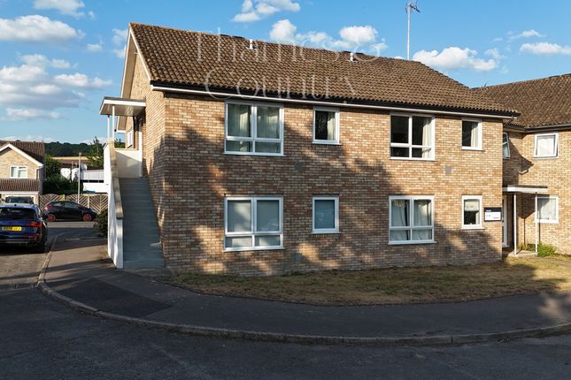 16 Chalford Flats, High Wycombe photo 4