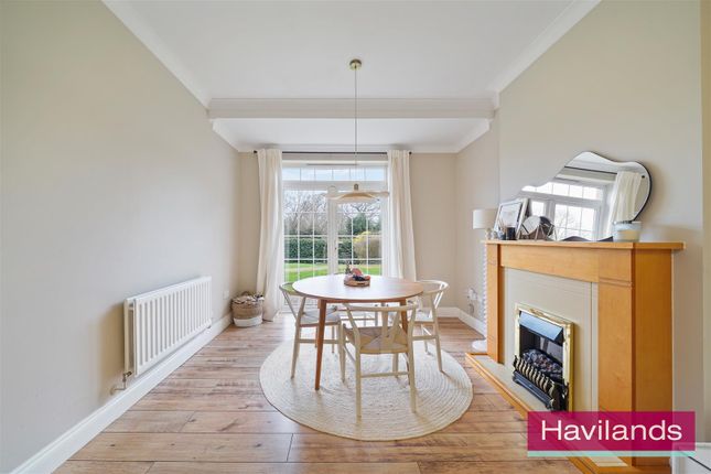 Flat 1, Gillies Court, N21 photo 5