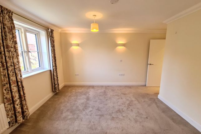 Flat for sale in Church Street, Wantage