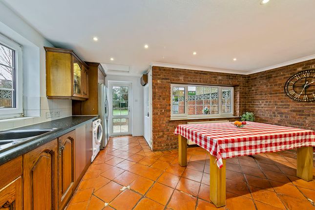 48, Greenfield Avenue, Surbiton photo 4