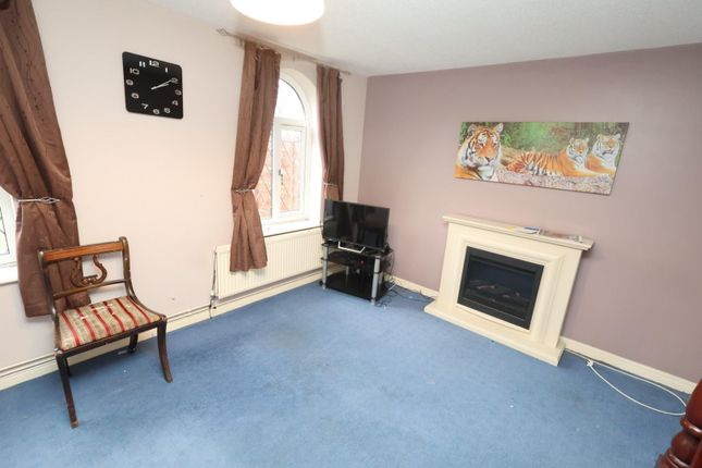37, Waterslea, Manchester photo 4