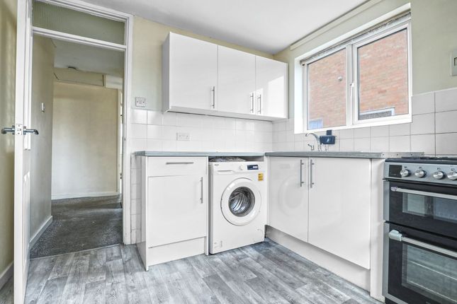 87 Southmead Crescent, Waltham Cross photo 4