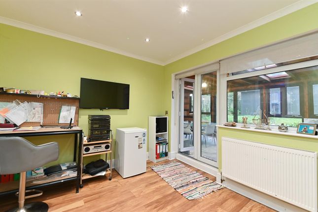 Flat for sale in Sunny Gardens Road, Hendon, London