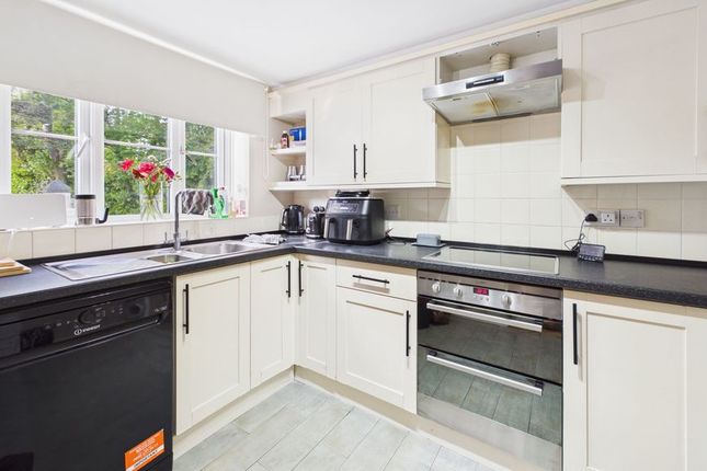 13, Denzil Close, Yeovil photo 3