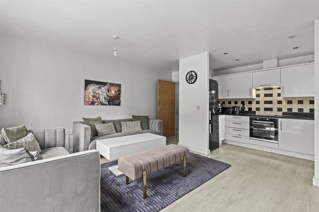 4 Wright Place,, Micklefield Road, High Wycombe photo 3