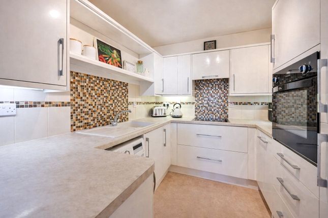 Flat 36, Mount Place,, The Mount, Guildford photo 4