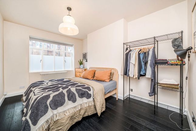 Flat 8, Park House, Shore Road, London photo 4