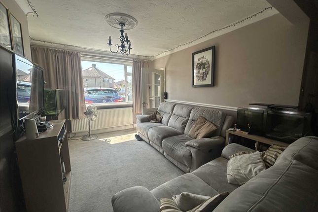 48, East Road, Bedfont photo 4