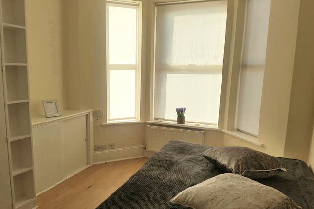 Room To Rent In 100 Dallow Road Luton Lu1 Zoopla