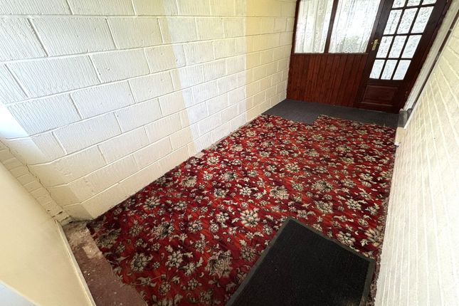 13 Castle Drive, Willenhall photo 4