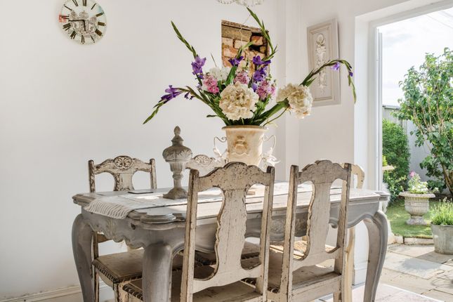 121, Upper Halliford Road, Surrey photo 4