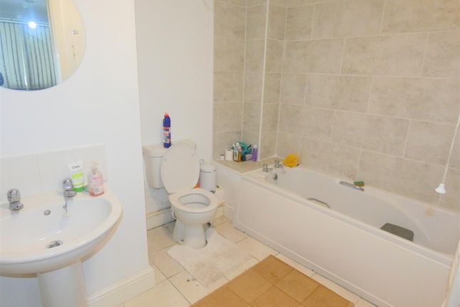 Flat for sale in Fosse Road North, Newfoundpool, Leicester