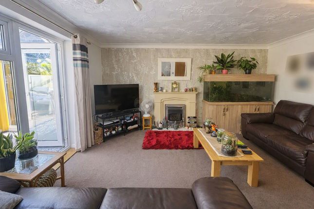 4, St. Christophers Gardens, Gosport photo 2