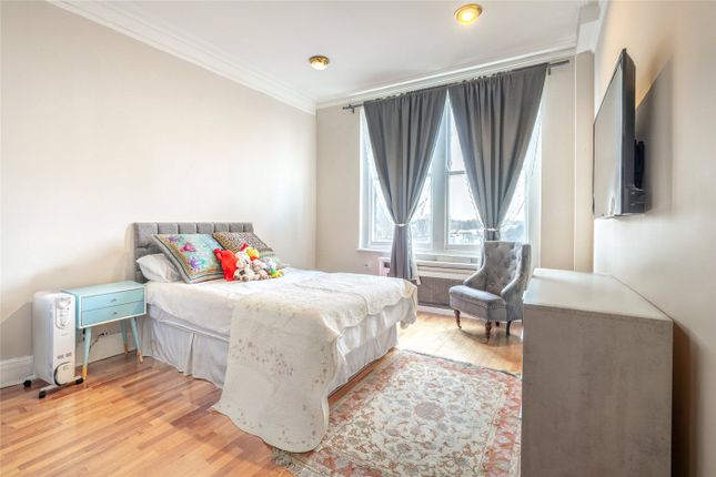 Flat 19, Aberdeen Court, London photo 2