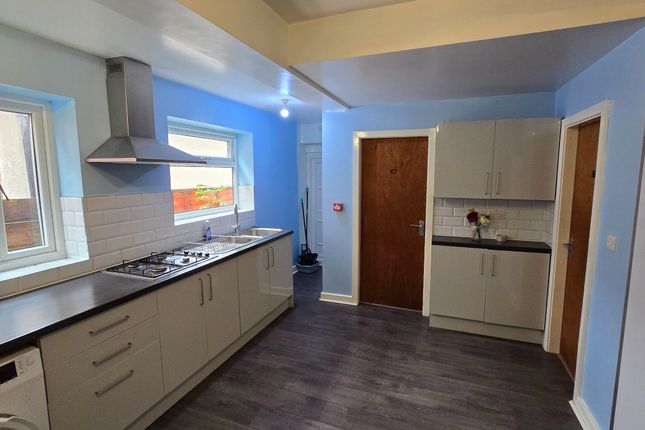 21 Lees Hall Crescent, Manchester photo 2