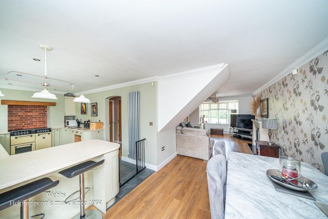 35, Horseshoe Drive, Cannock photo 3