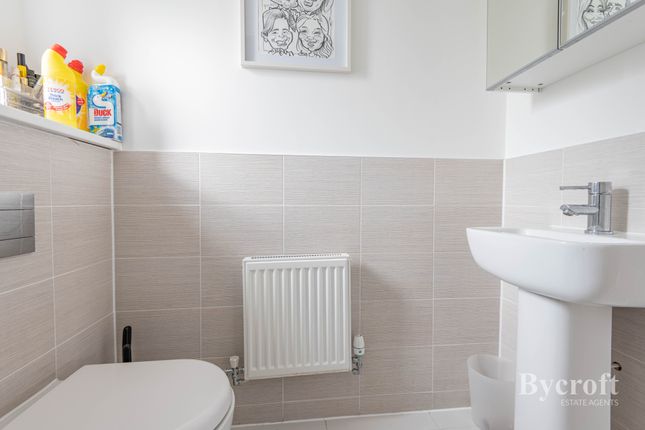 14, Wainscot Drive, Great Yarmouth photo 4