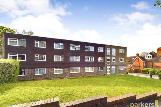 Thumbnail Flat for sale in Baron Court, Reading, Berkshire