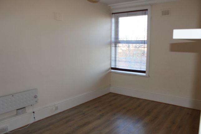 Studio to rent in Oliver Grove, South Norwood